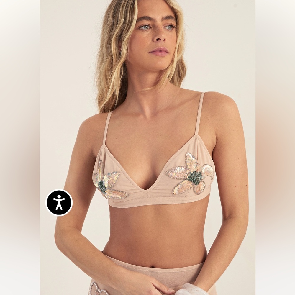 PrettyLittleThing Sequin Floral Triangle Bralette - Nude Pink